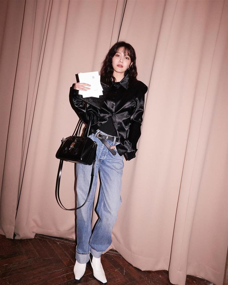 Style sao Hàn tuần qua: Jisoo tích cực diện đồ Dior, Han Ye Seul chiếm spotlight với eo siêu nhỏ-13