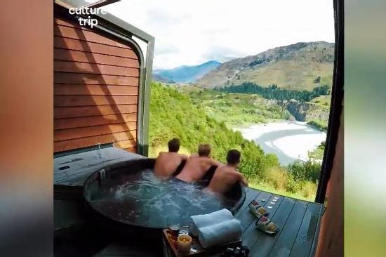 Tắm onsen giữa núi non ở New Zealand