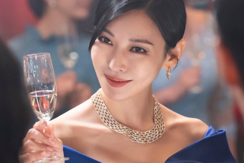 Lee Ji Ah ngưỡng mộ Kim So Yeon vì ác vẫn được thương