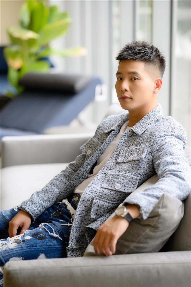 Nghi vấn hoa hậu Tiểu Vy hẹn hò Quân A.P: Cặp đôi đẹp nhất Vbiz?-11