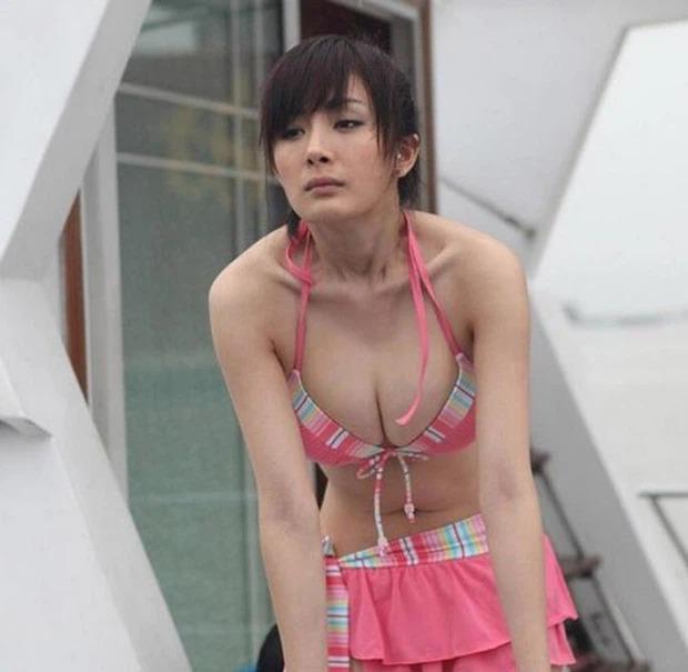 Những lần Dương Mịch mặc đồ khoe vòng 1 như chực nhảy ra ngoài-11