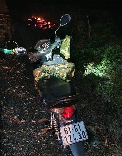 Bình Dương: Người đàn ông gom củi khô để tự thiêu-1