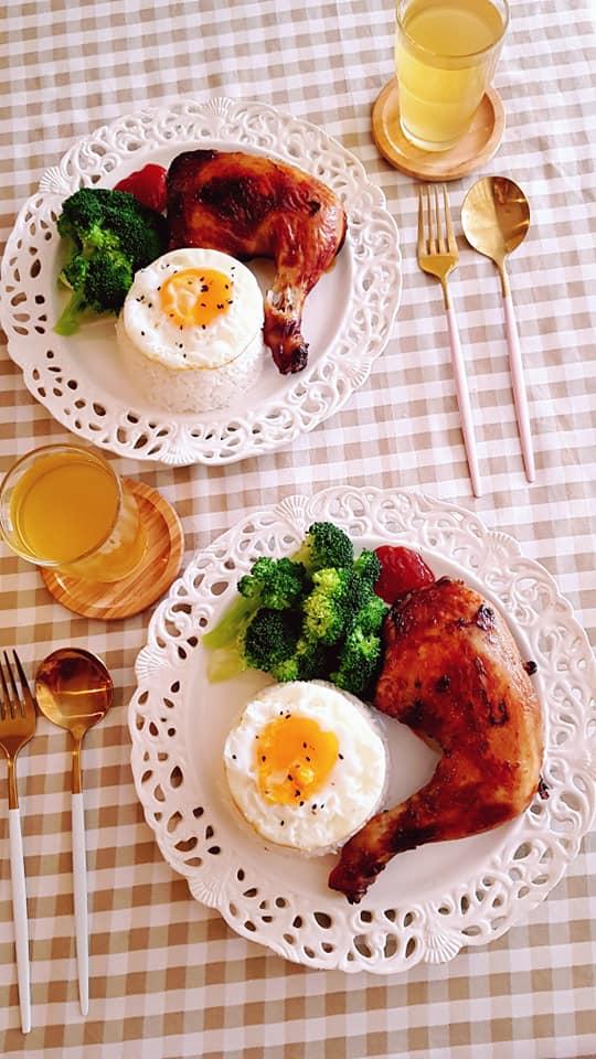 Mẹ Việt ở Maylaysia khoe suất cơm đĩa trong những ngày ở nhà tránh dịch-13