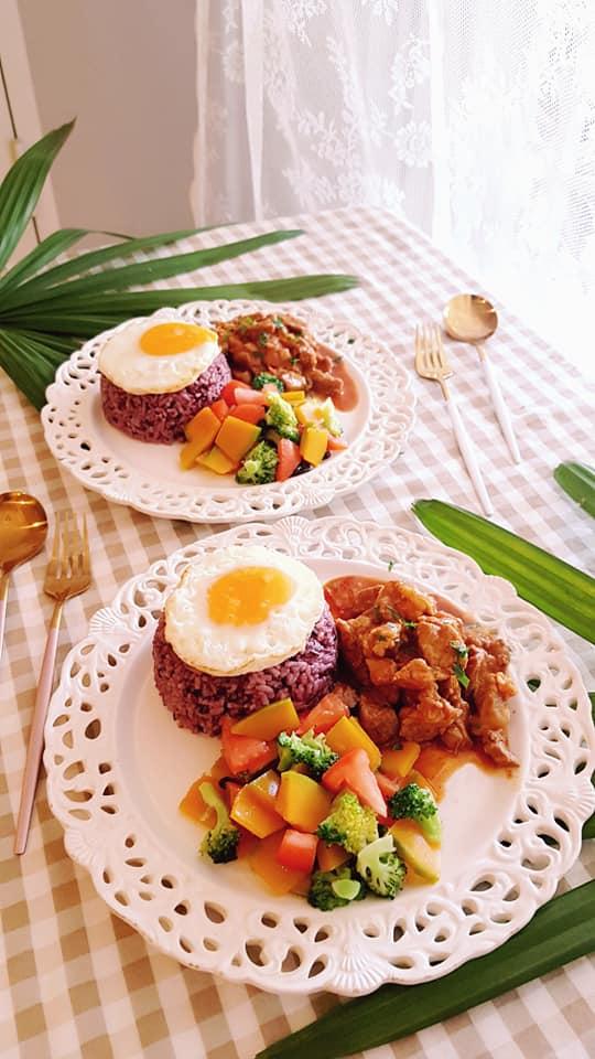 Mẹ Việt ở Maylaysia khoe suất cơm đĩa trong những ngày ở nhà tránh dịch-5