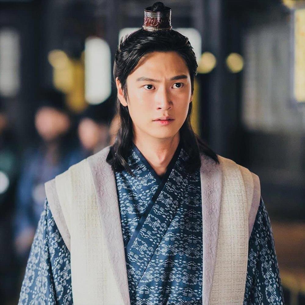 Tạo hình mới của biểu ca Na In Woo trong Sông Đón Trăng Lên-2