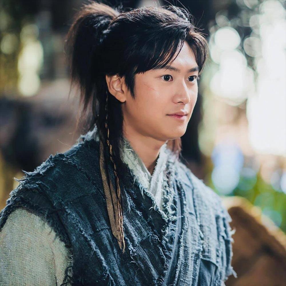 Tạo hình mới của biểu ca Na In Woo trong Sông Đón Trăng Lên-3