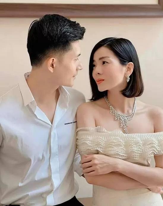 Sao Việt khoe quà 8/3: Sương sương cũng đồng hồ 250 triệu đồng-3