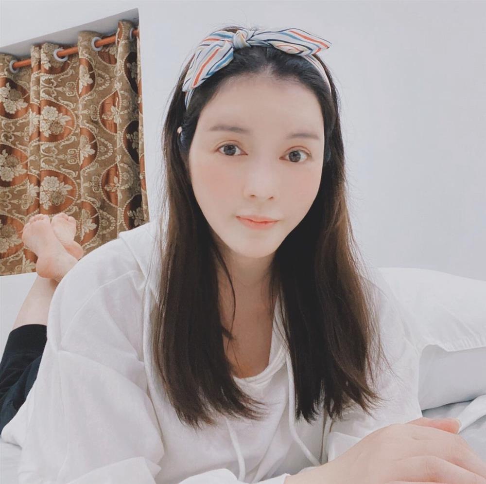 Lý Nhã Kỳ khoe mặt mộc khác lạ khó nhận ra-4