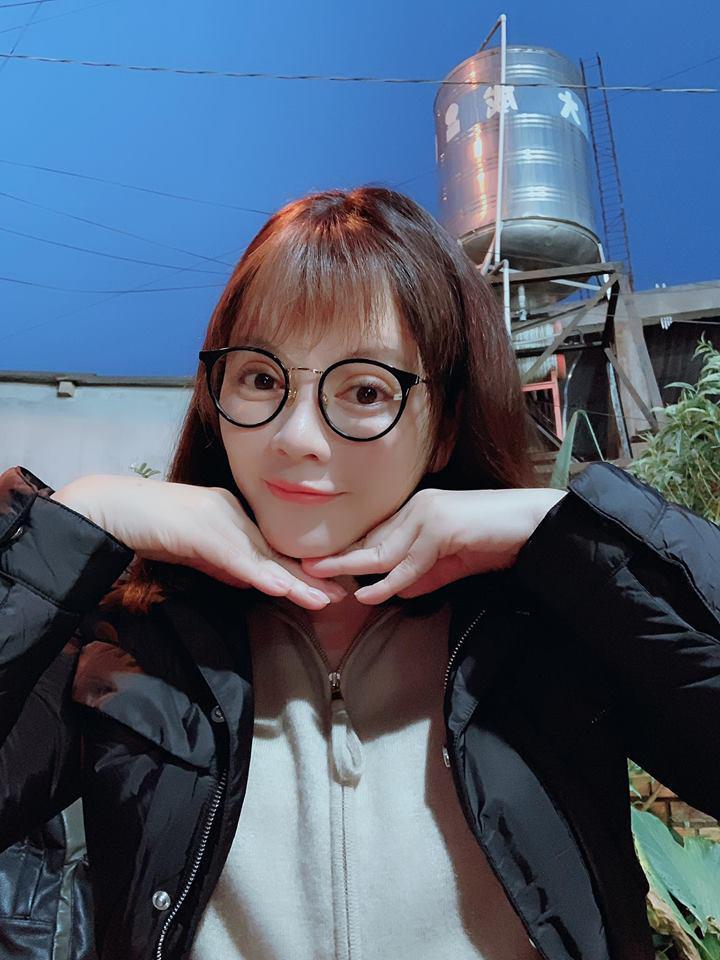 Lý Nhã Kỳ khoe mặt mộc khác lạ khó nhận ra-8