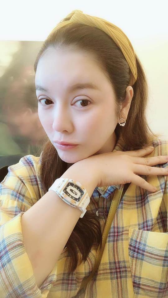 Lý Nhã Kỳ khoe mặt mộc khác lạ khó nhận ra-6