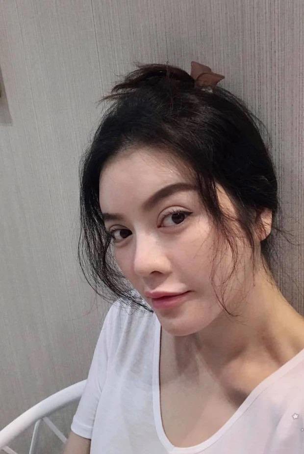 Lý Nhã Kỳ khoe mặt mộc khác lạ khó nhận ra-9