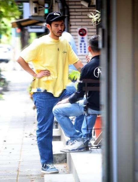 Mỹ nam sát gái Cbiz lộ ngoại hình tụt dốc không phanh-1