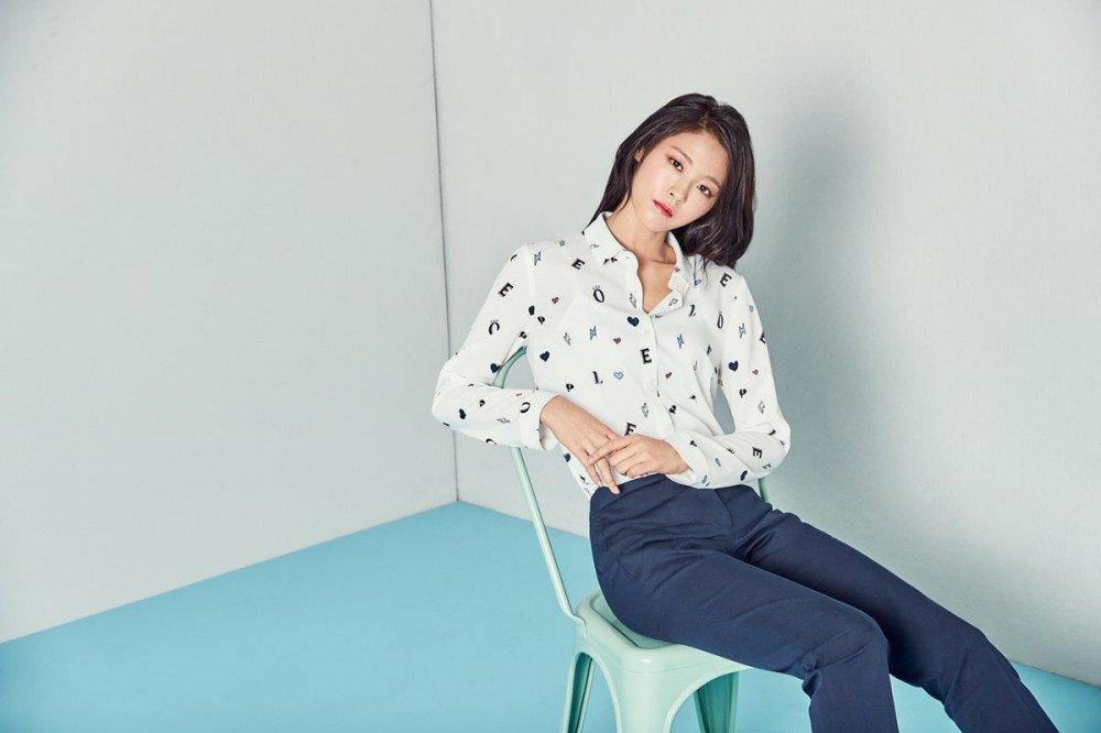 Vừa ló mặt, video Seolhyun AOA đã bay màu giữa tâm bão APRIL-1