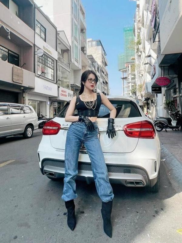 Diệp Lâm Anh đầy năng lượng chào buổi sáng đầu tuần.