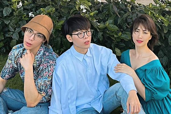 Erik ngã 2 lần trong một đêm diễn-4