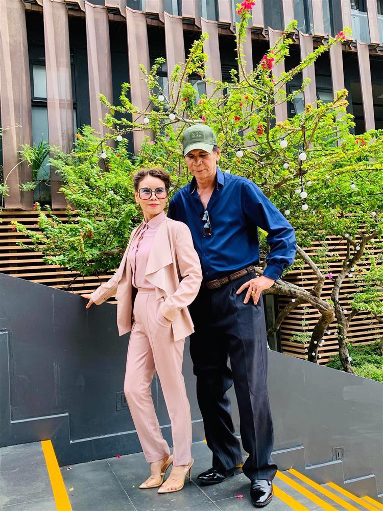 4 người mẹ sao Việt: Nhan sắc không tuổi, phong cách lấn át con gái-3