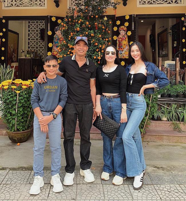 4 người mẹ sao Việt: Nhan sắc không tuổi, phong cách lấn át con gái-10