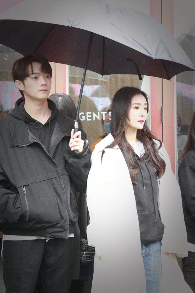 Dương Mịch cưới phi công Hứa Khải nhưng mặt nhà gái sao giống đánh lộn?-5