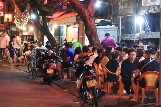 TP.HCM cho mở lại tất cả dịch vụ trừ karaoke, quán bar, vũ trường