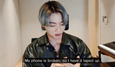 Té ghế với cách sửa điện thoại của đại gia black card Jungkook-5