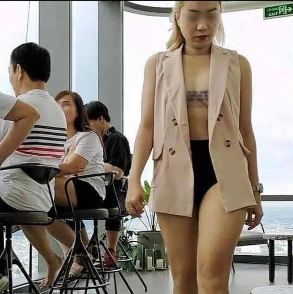 Hết thả rông, người phụ nữ Sài Gòn lại mặc áo cũng như không đi chơi 8/3-2