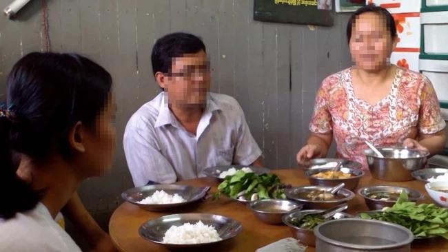 Mời mẹ chồng chụp ảnh kỷ niệm nhưng 1 vì lý do lại khiến bà từ chối rồi nói mát-2