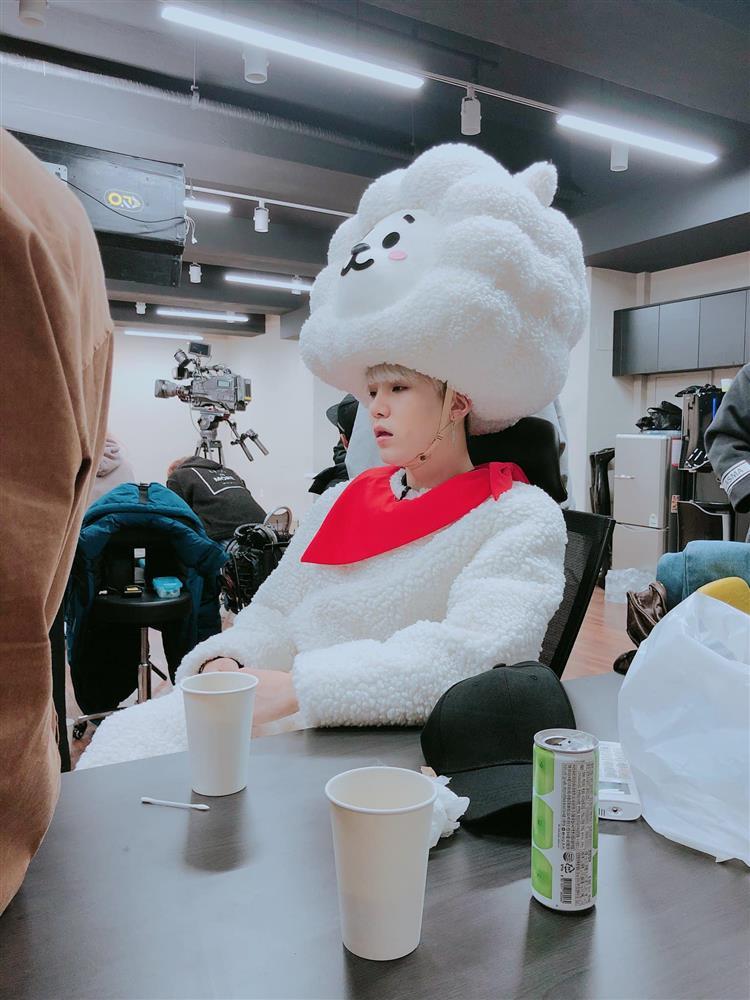 Học ngay Suga BTS chiêu động não né thính cực nhạy-4