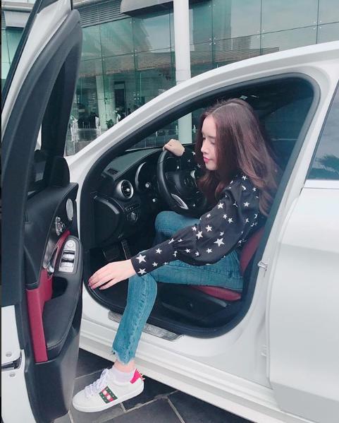 Em gái Mai Phương Thúy gây sốt với nhan sắc, chiều cao chẳng kém chị-11