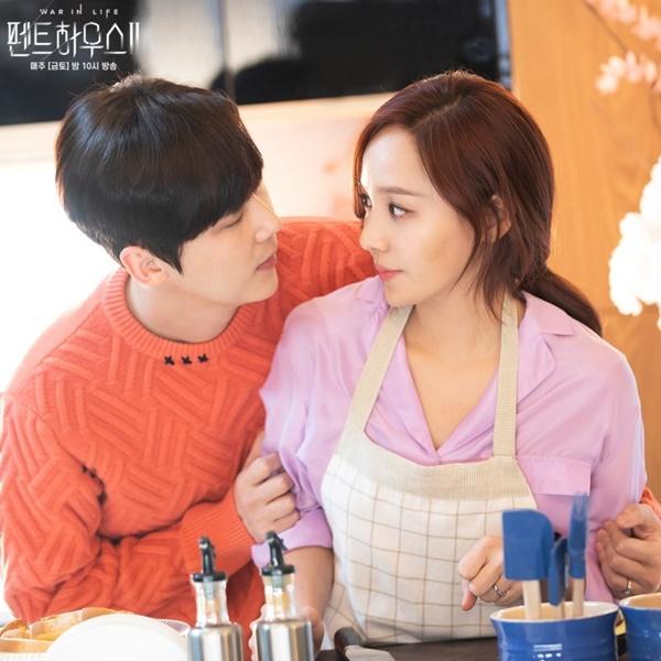 Quy luật nhân quả trong Penthouse 2: Đời mẹ tạo nghiệp, đời con gánh chịu-3