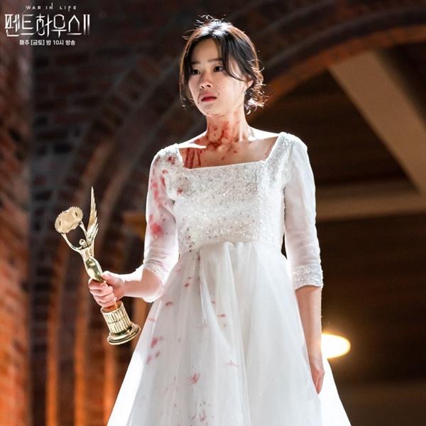 Quy luật nhân quả trong Penthouse 2: Đời mẹ tạo nghiệp, đời con gánh chịu-5