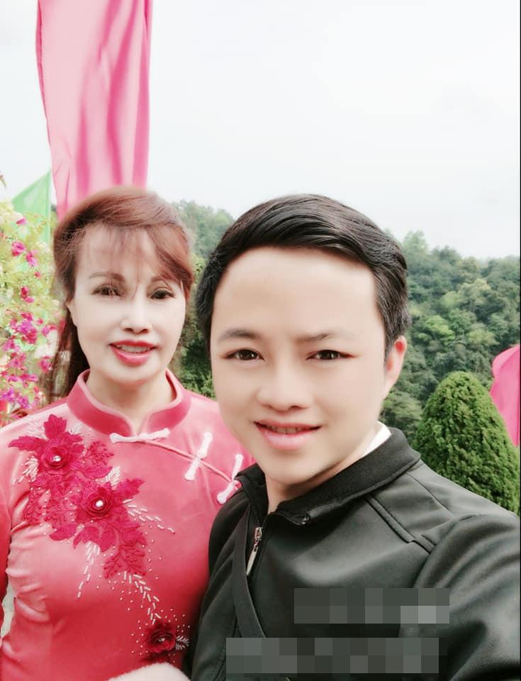 Khoe ảnh cùng vợ, chồng cô dâu Cao Bằng lộ mặt biến dạng-1