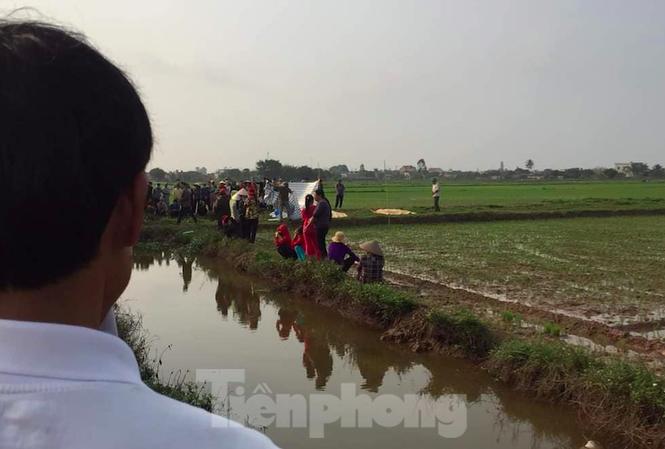 Thái Bình: Phát hiện 2 nam giới tử vong bất thường dưới mương-1