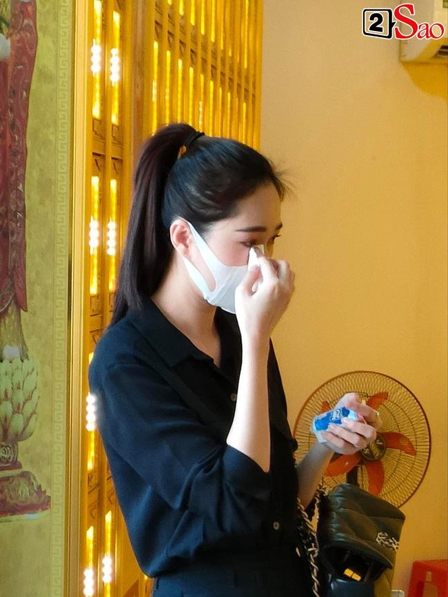 Đông Nhi, Đặng Thu Thảo òa khóc trước di ảnh Phan Minh Lộc-6