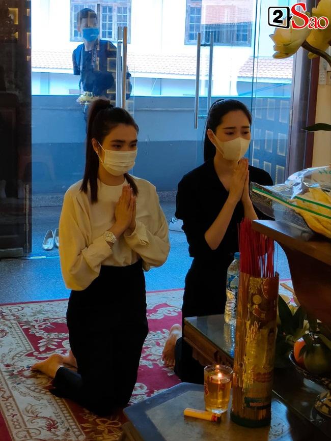 Đông Nhi, Đặng Thu Thảo òa khóc trước di ảnh Phan Minh Lộc-3