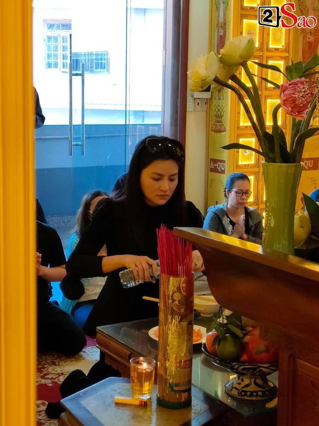 Đông Nhi, Đặng Thu Thảo òa khóc trước di ảnh Phan Minh Lộc-2