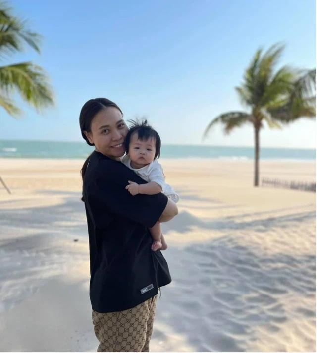 Cường Đô La khoe ảnh gia đình đi du lịch, tiếp tục để lộ mặt mộc Đàm Thu Trang-4