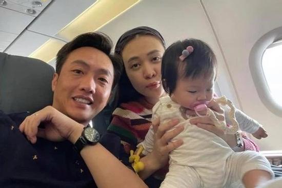 Cường Đô La khoe ảnh gia đình đi du lịch, tiếp tục để lộ mặt mộc Đàm Thu Trang