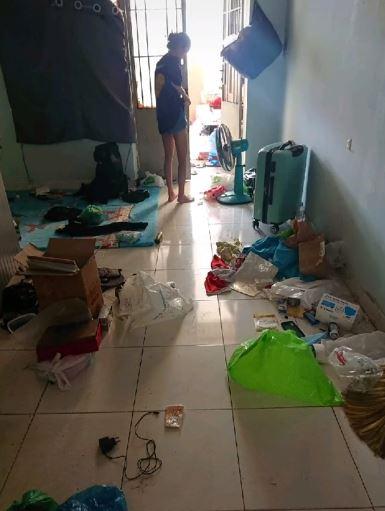 Phòng trọ kinh hoàng của 4 nữ sinh: Sàn bẩn thỉu, rác nhét 3 bao chưa hết-3