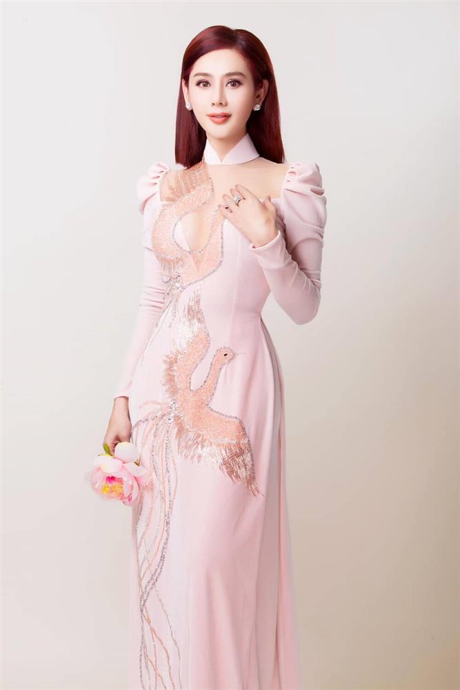 Lâm Khánh Chi diện đồ cắt xẻ ngang dọc, tưởng hở hang mà hóa ra lại cực kì kín-4