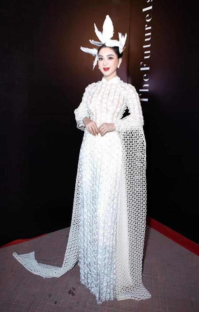 Lâm Khánh Chi diện đồ cắt xẻ ngang dọc, tưởng hở hang mà hóa ra lại cực kì kín-7