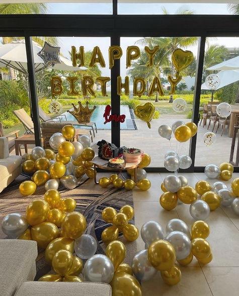 Lệ Quyên đọ body nóng bỏng bên tình trẻ Lâm Bảo Châu-1