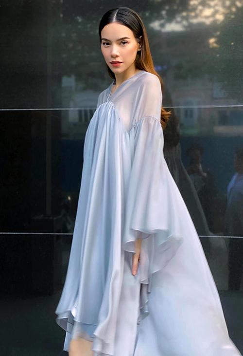 Bóc chiêu giấu bụng bầu kín bưng của Hồ Ngọc Hà, Hòa Minzy-6