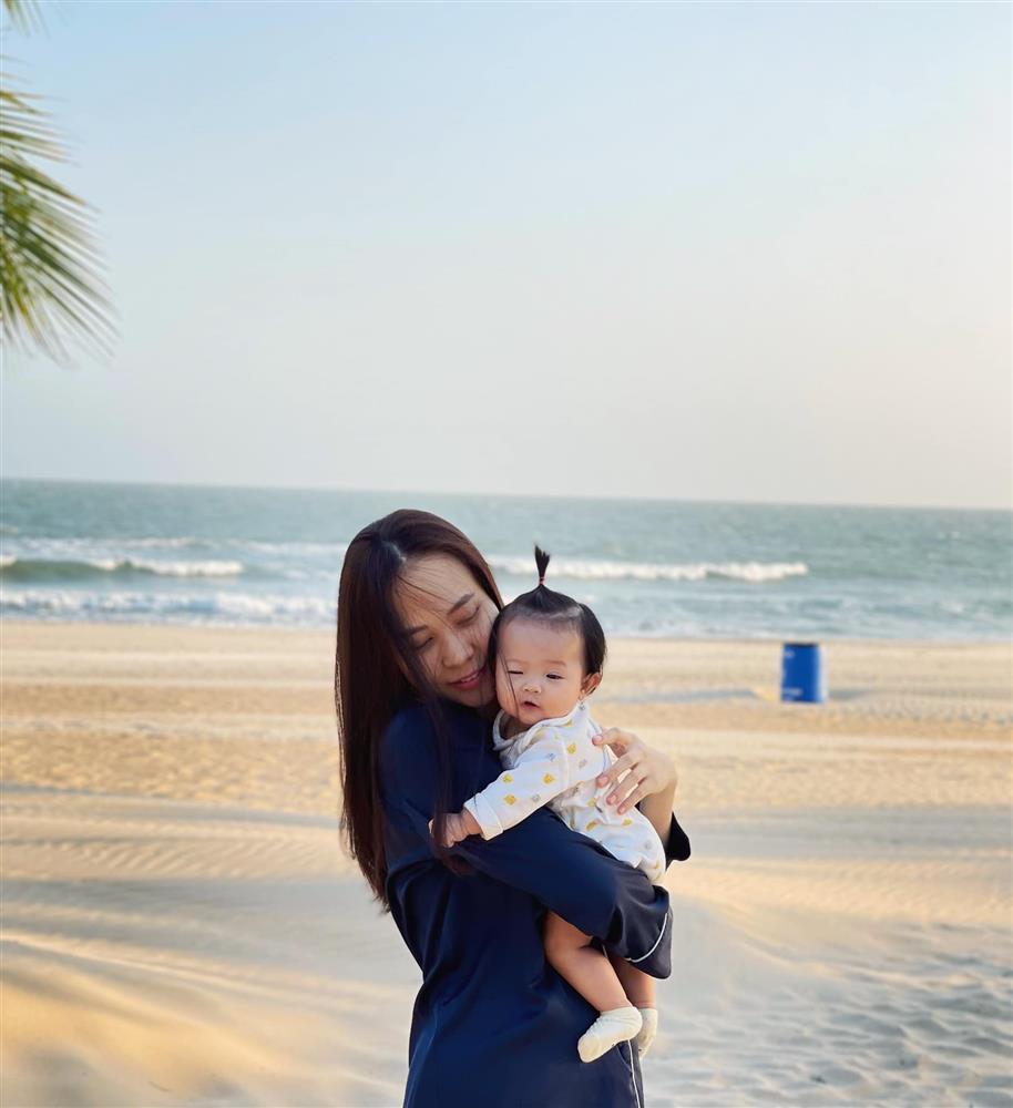 Con gái Cường Đô La giống hệt bà nội quyền lực-1