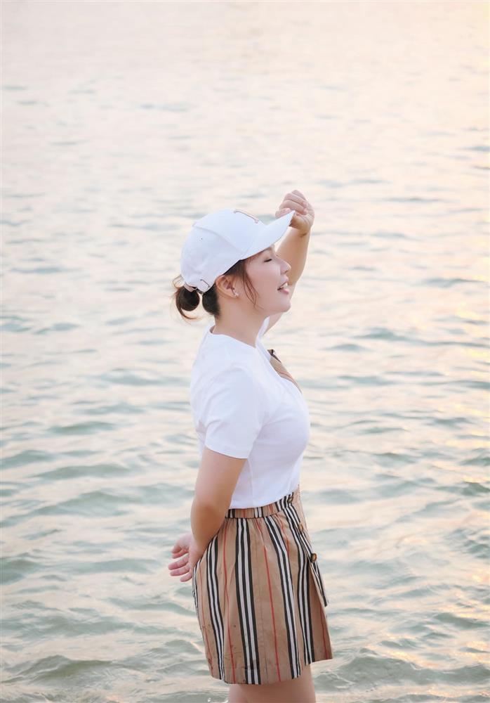 Vợ đại gia 7X của Quý Bình diện đầm xuyên thấu-9