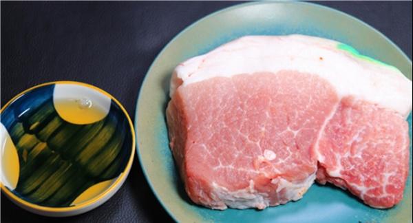 Luộc thịt lợn, 3 thứ không nên cho vào, nhiều người làm sai bảo sao thịt mất ngon-4