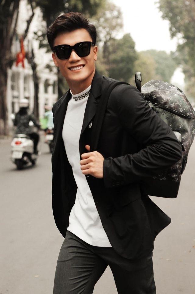 Lan truyền phát ngôn Bùi Tiến Dũng khi chi 10 tỷ kinh doanh: Không có tiền khổ lắm-1