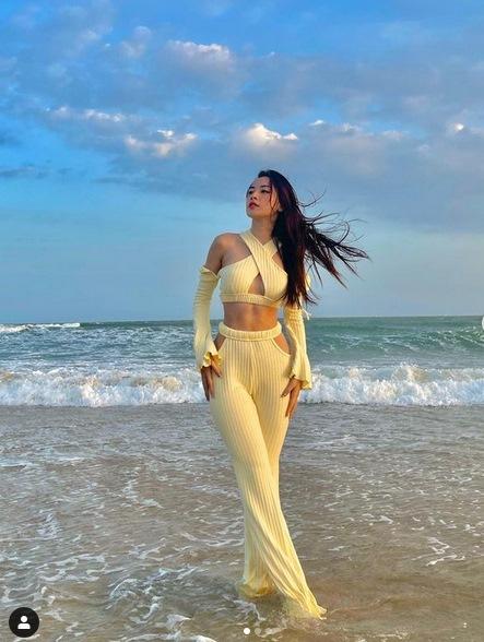 Chi Pu - Quỳnh Anh Shyn cạch mặt vẫn có gu thời trang đồng điệu-5