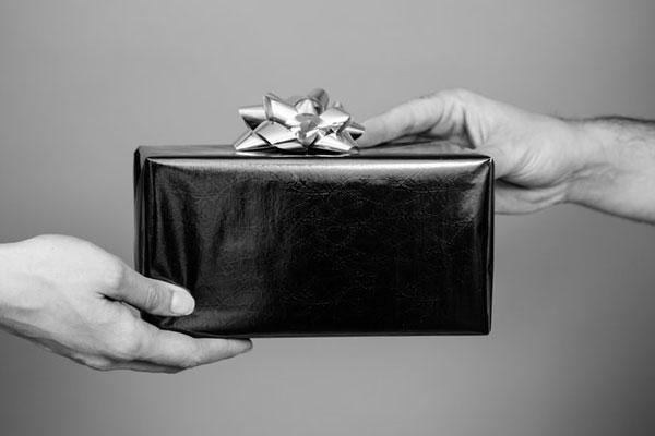 Thói quen tặng quà của 12 chòm sao hé lộ món quà bạn có thể được nhận-2