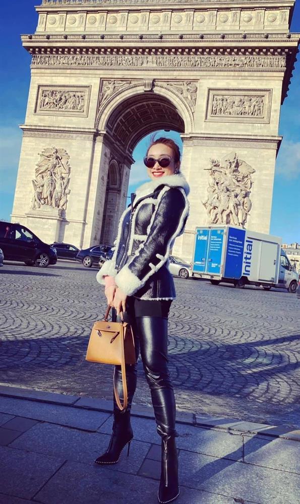 Có vợ 3 kém 16 tuổi xinh đẹp, giàu có cỡ này bảo sao Chi Bảo giải nghệ sớm-13