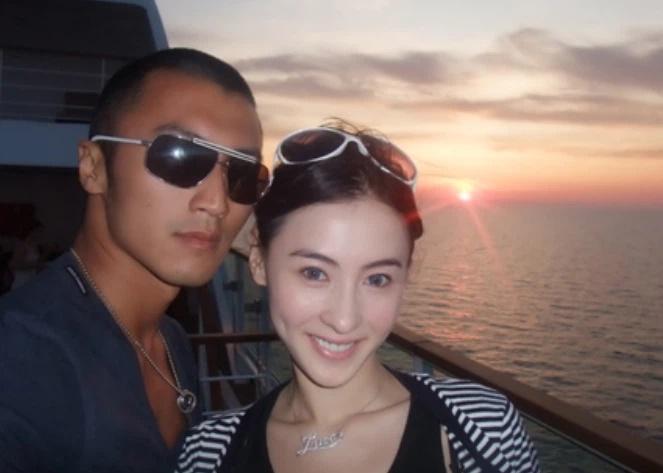 Bị hỏi khiếm nhã về Trương Bá Chi và Vương Phi, Tạ Đình Phong trả lời cực gắt-3